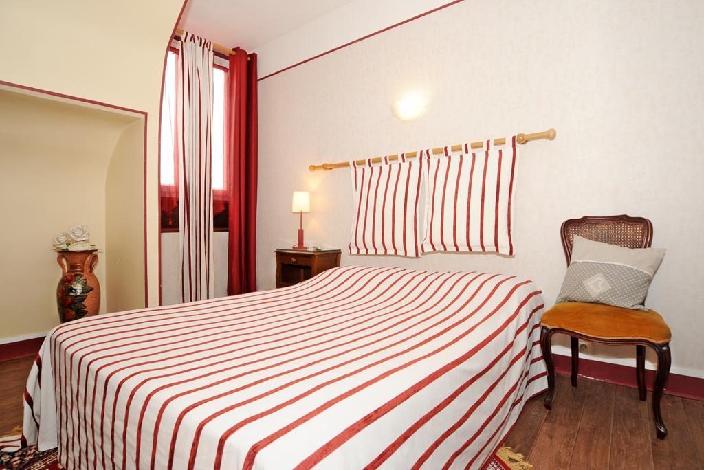 Hotel La Tour Sully-sur-Loire Room photo