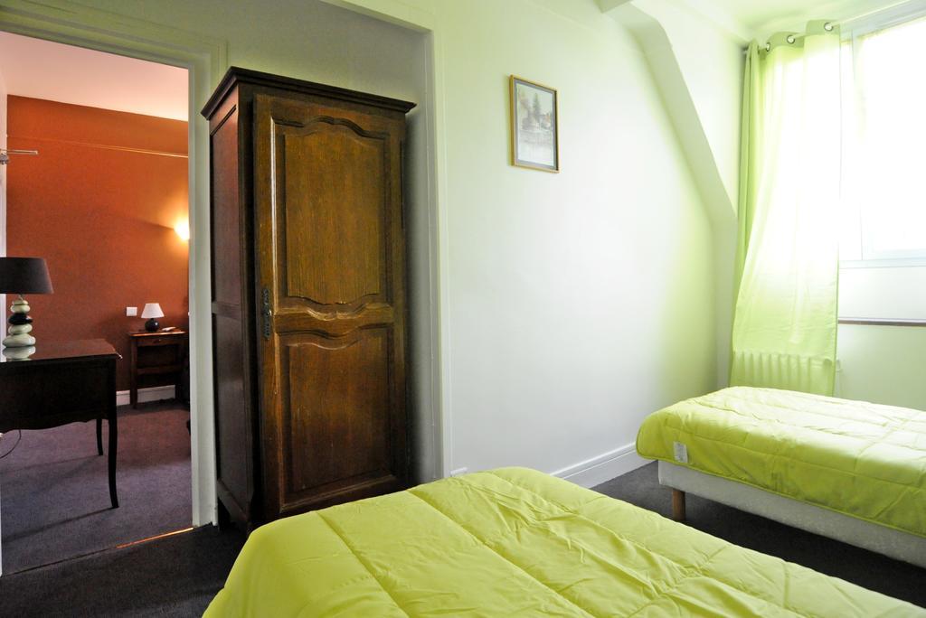 Hotel La Tour Sully-sur-Loire Room photo